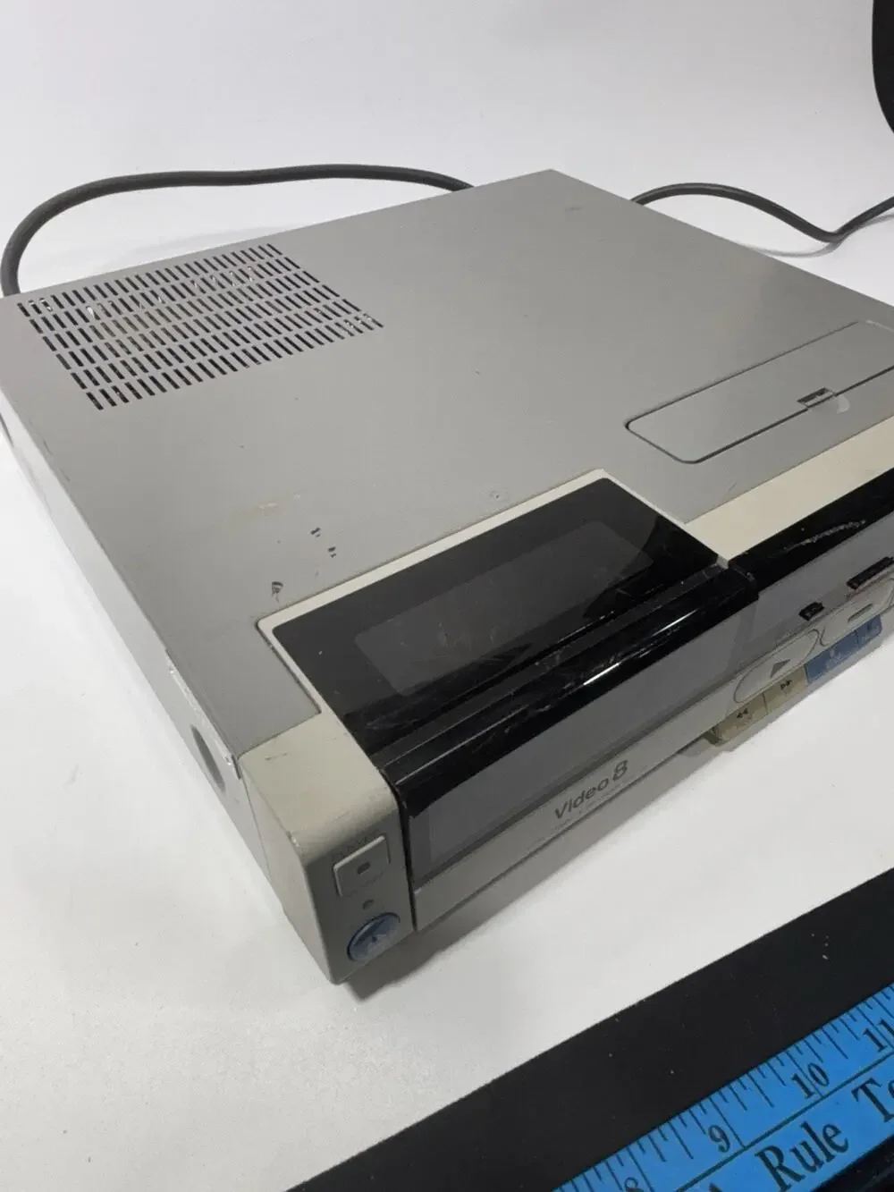 Sony EVO-410 Video8 8mm VCR Video Cassette Recorder Player Powers On Untested